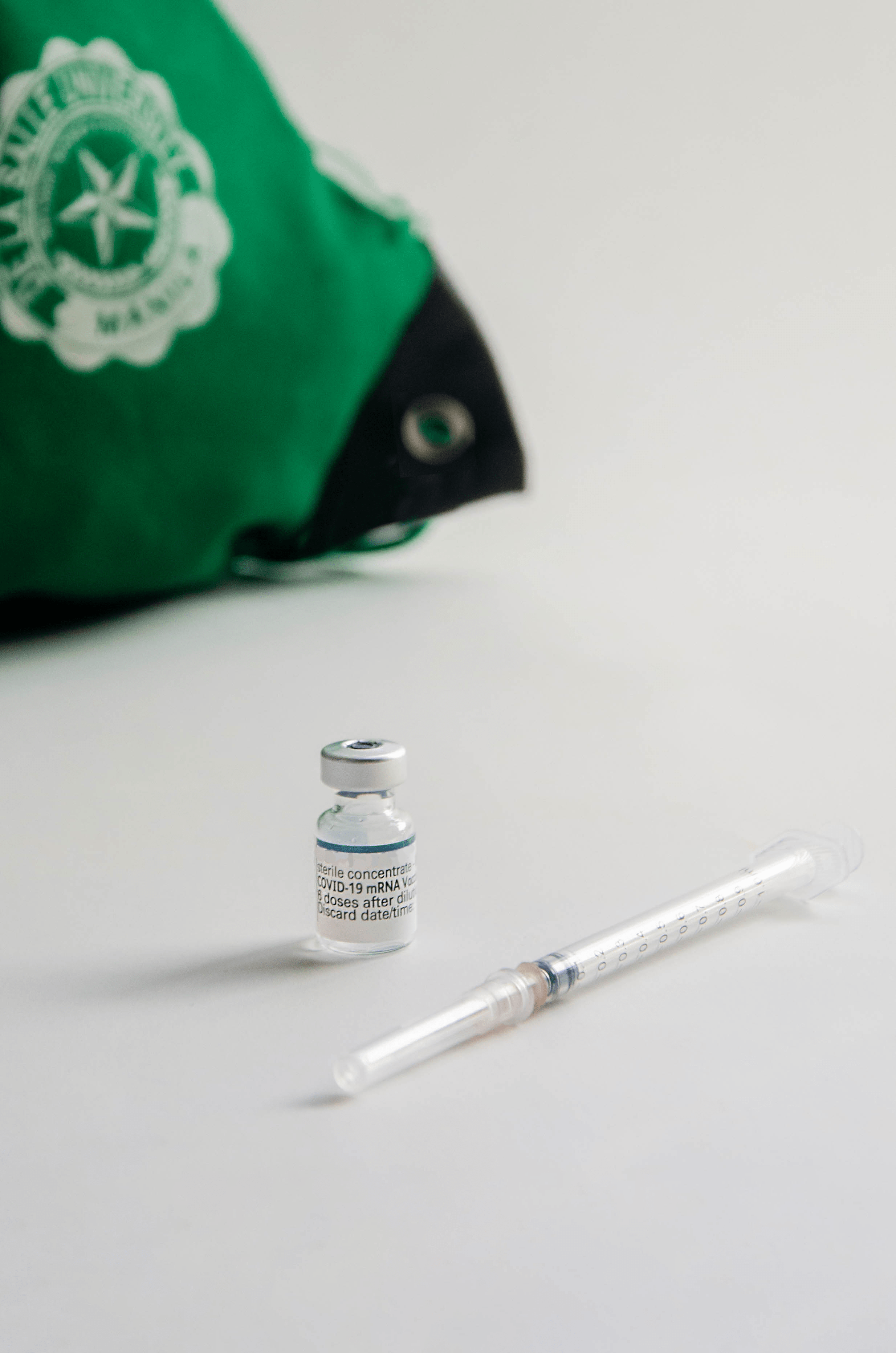 Read more about the article Karagdagang proteksyon para sa mga Lasalyano: Pamamahagi ng booster shots, pinalawig sa ilalim ng DLSU Vaccination Program