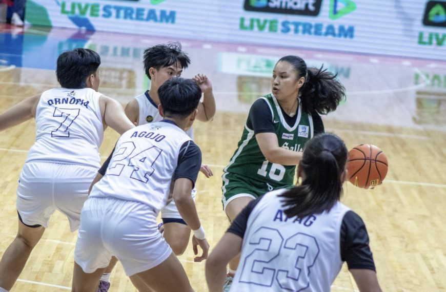 Lady Archers, yumukod sa hagupit ng Lady Falcons