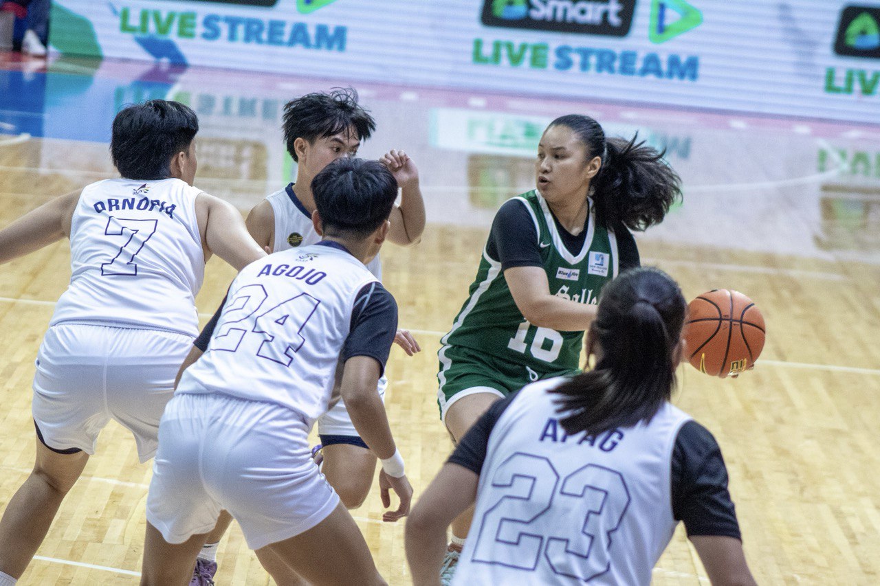 Lady Archers, yumukod sa hagupit ng Lady Falcons