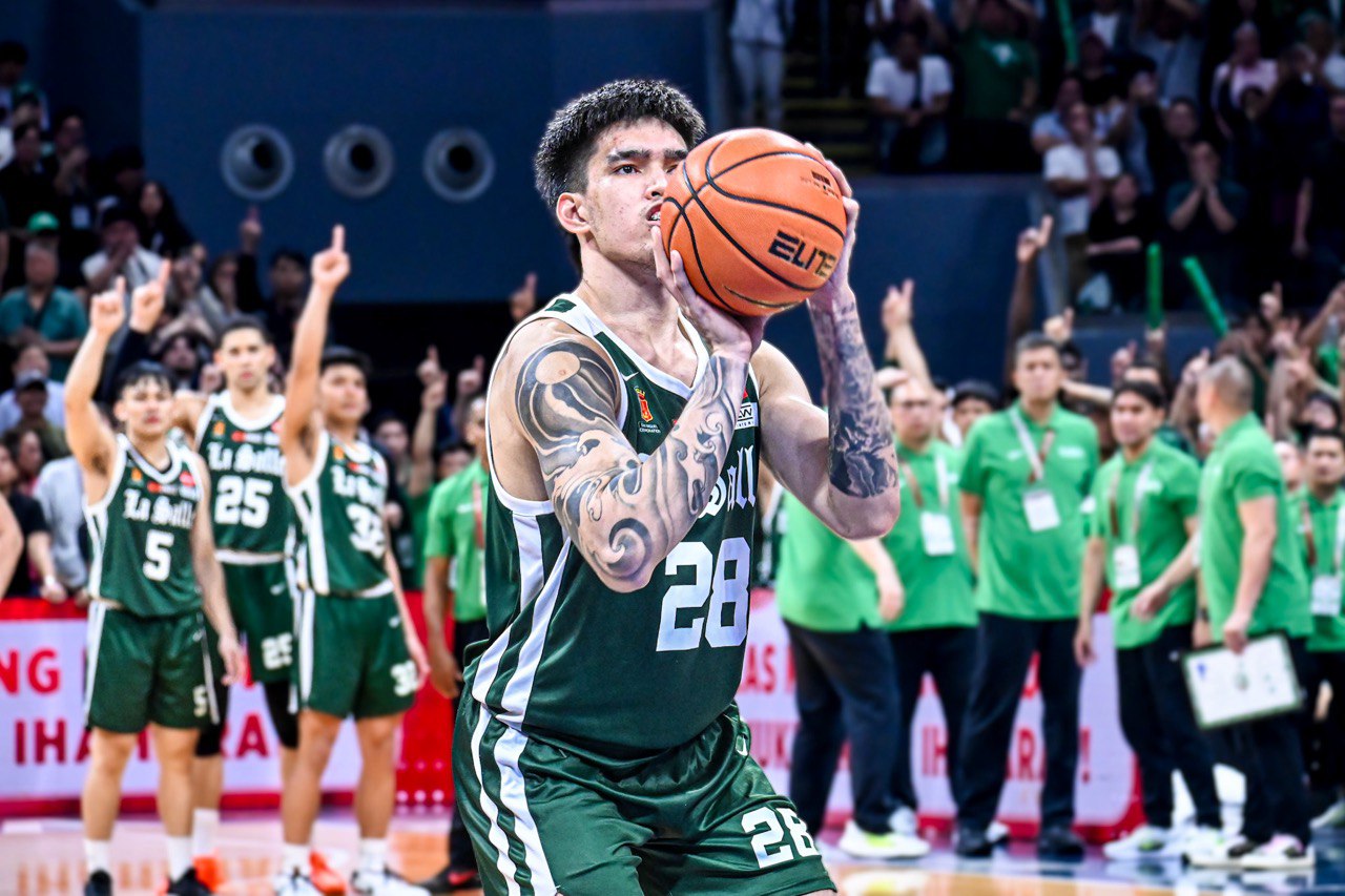 Green Archers, bumuwelta ng panalo kontra Fighting Maroons