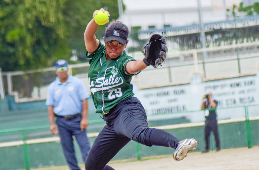 DLSU Lady Batters, pinigilan ang pagsibad ng Ateneo Softball Team