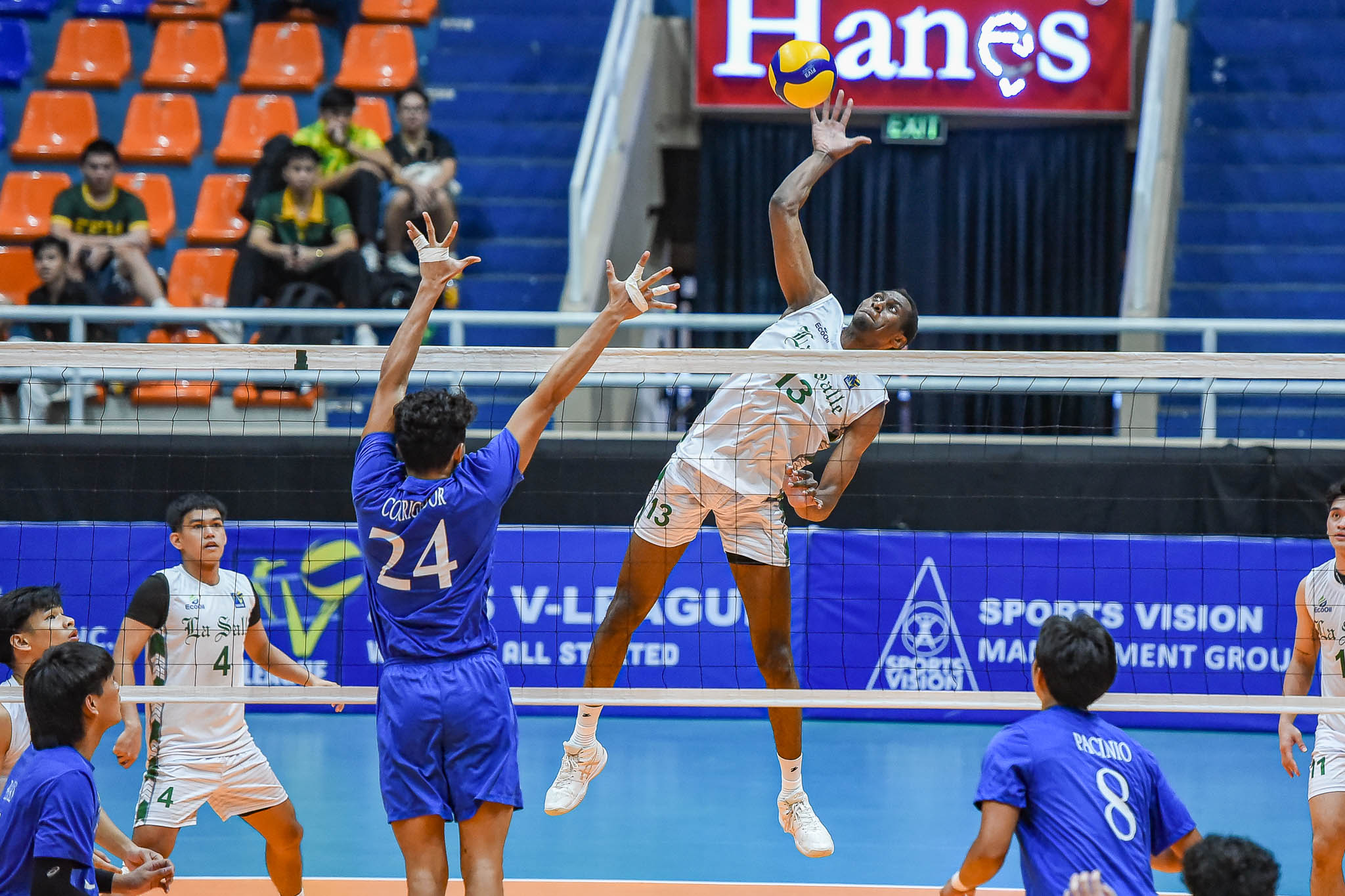 Green Spikers, sinupil ang pamamayagpag ng Blue Eagles sa V-League