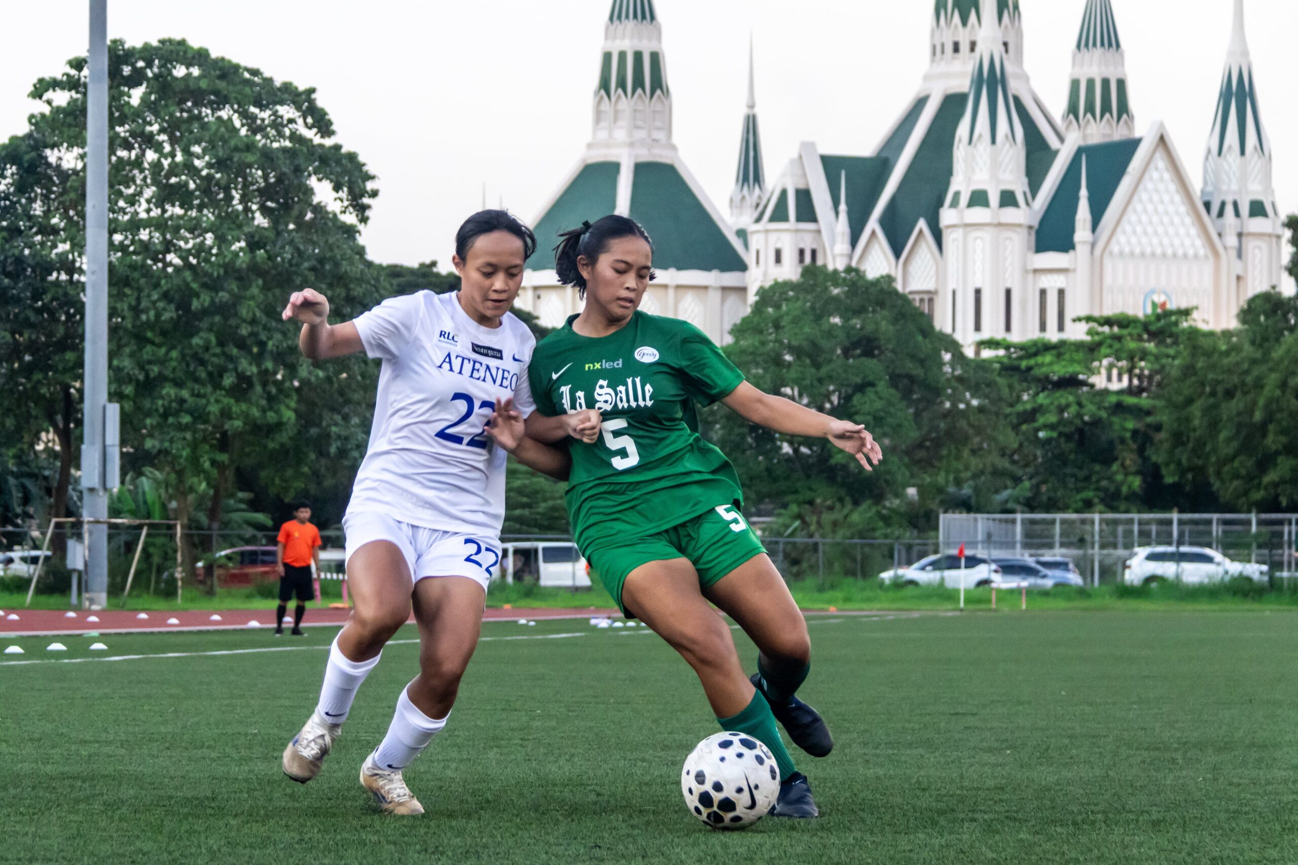 Lady Booters, nayanig sa pananalasa ng mga agila