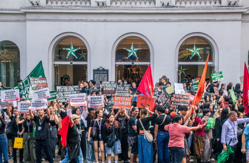 Tinig ng Lasalyanong makabayan, dumaluyong sa kahabaan ng Taft Avenue sa inilunsad na Lasallian Walkout