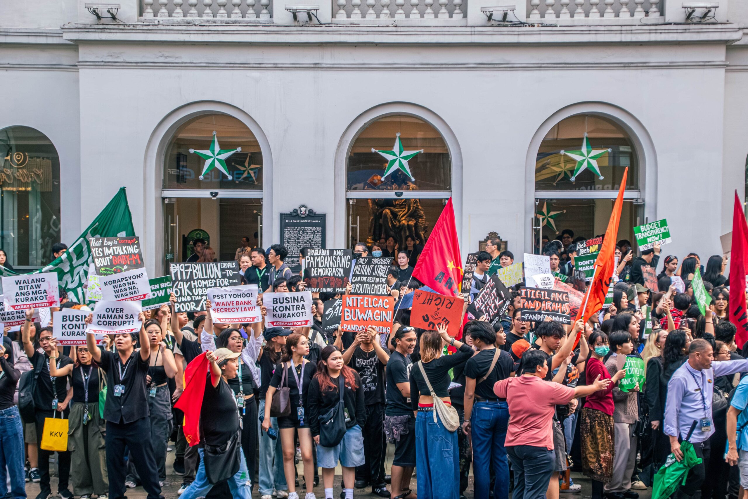 Tinig ng Lasalyanong makabayan, dumaluyong sa kahabaan ng Taft Avenue sa inilunsad na Lasallian Walkout