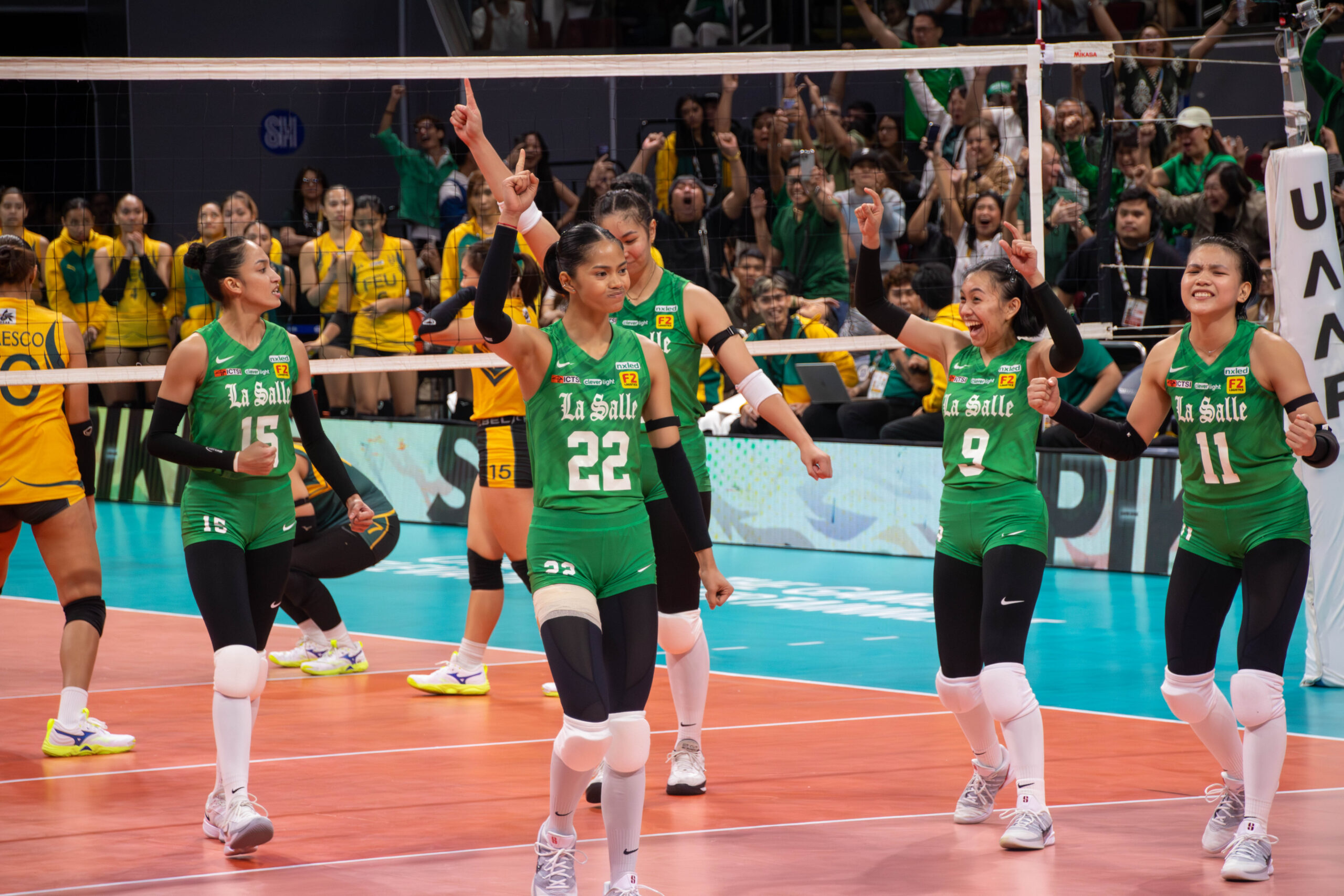 Lady Spikers, sinalasa ang Lady Tamaraws