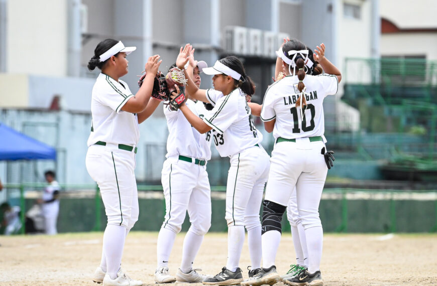 Lady Batters, nasindak sa matayog na lipad ng Adamson Softball Team